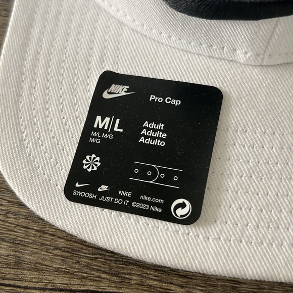 NWT - Nike Genesis Invitational Snapback Hat - Size M/L - Picture 2 of 6